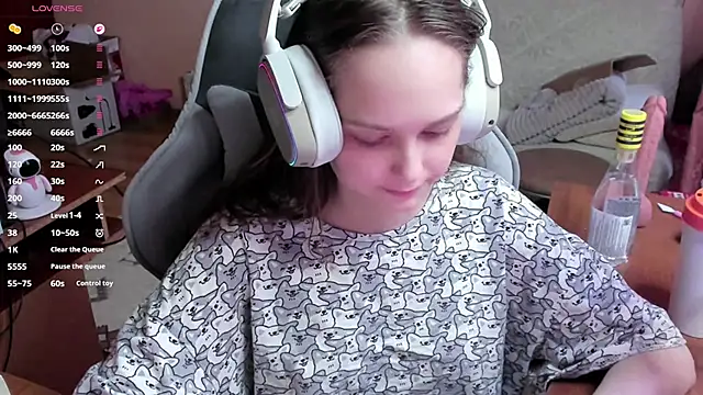 SharybbFace online show from 04-19-26, 03:11