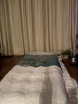 Mia Winters online show from 11-08-25, 05:23