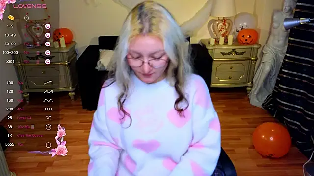 JuicyLullu online show from 10-21-25, 11:33