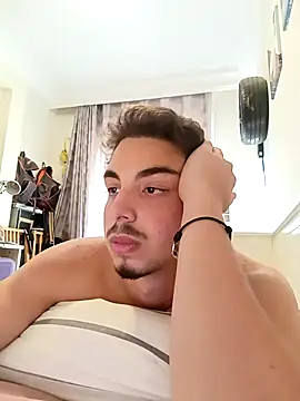 Snapshot of Bonk_o chatting on 10-10-25, 04:28 Bonk o online show from 10-10-25, 04:28