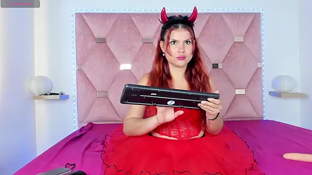 La Diabla8 online show from 10-14-25, 12:28