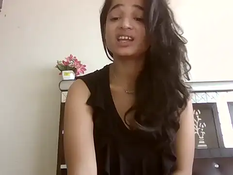 Snapshot of veronica_97 chatting on 10-05-25, 10:24 veronica 97 online show from 10-05-25, 10:24