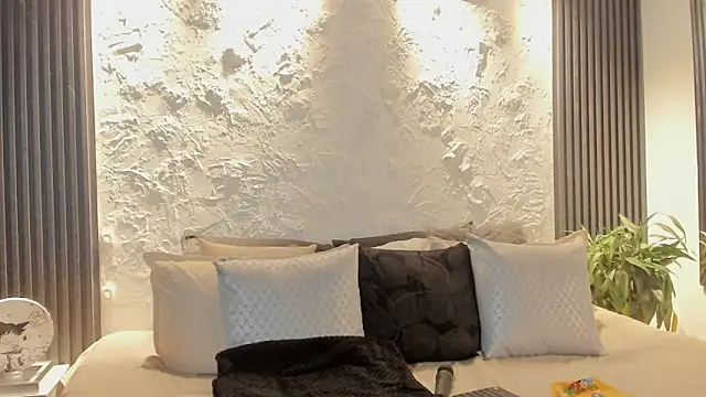 joselin rouse online show from 04-25-26, 01:41