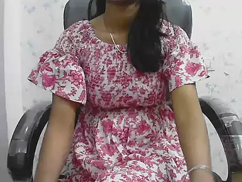 Snapshot of short_girl_ chatting on 03-27-26, 04:40 short girl online show from 03-27-26, 04:40