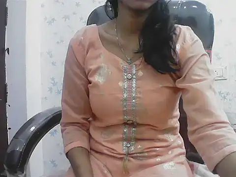 Snapshot of short_girl_ chatting on 03-30-26, 04:30 short girl online show from 03-30-26, 04:30