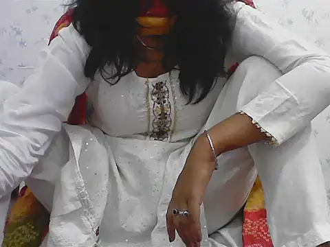 Snapshot of short_girl_ chatting on 04-05-26, 11:35 short girl online show from 04-05-26, 11:35