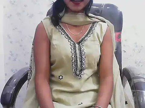 Snapshot of short_girl_ chatting on 04-07-26, 03:12 short girl online show from 04-07-26, 03:12