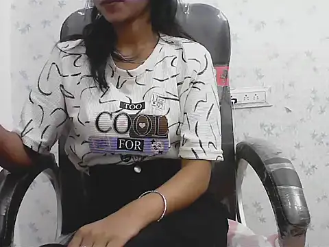 Snapshot of short_girl_ chatting on 04-08-26, 05:02 short girl online show from 04-08-26, 05:02