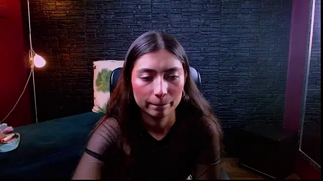 Snapshot of Lizzie_Collin chatting on 09-16-25, 04:52 Lizzie Collin online show from 09-16-25, 04:52