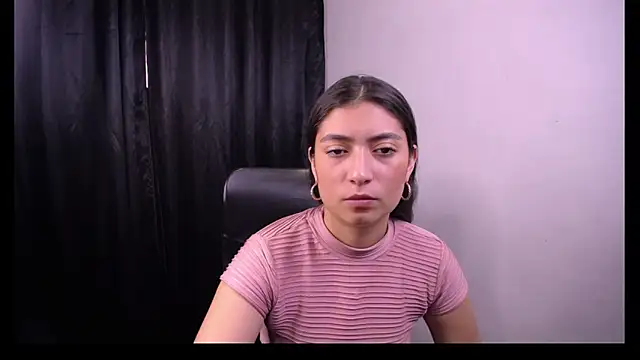 Snapshot of Lizzie_Collin chatting on 10-28-25, 01:25 Lizzie Collin online show from 10-28-25, 01:25