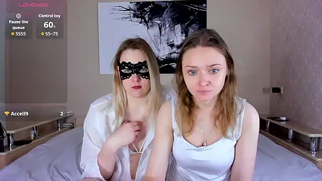 Linda Bryant-Eva online show from 10-28-25, 02:04