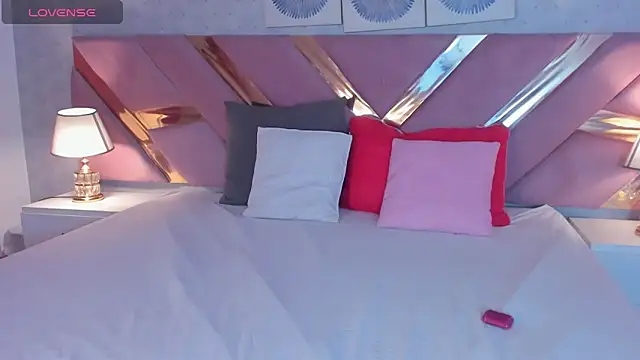 Snapshot of ChloeLaurentt chatting on 11-13-25, 02:49 ChloeLaurentt online show from 11-13-25, 02:49