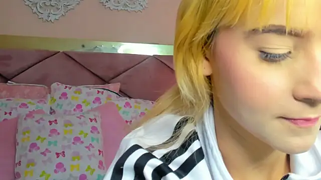 ChloeLaurentt online show from 02-04-26, 02:01