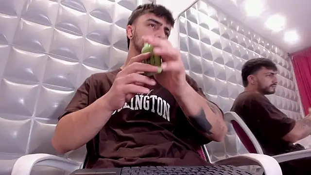 Jack Daniel   online show from 10-10-25, 02:38