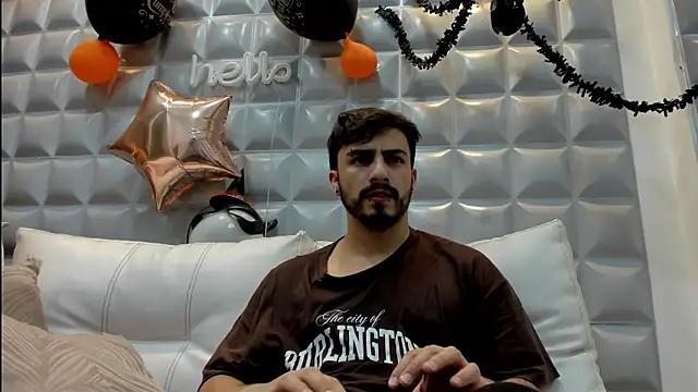 Jack Daniel   online show from 10-31-25, 05:47