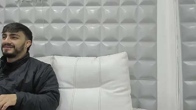 Jack Daniel   online show from 11-21-25, 12:48