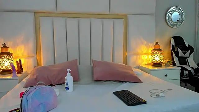 LaylaaDoll online show from 04-22-26, 07:04