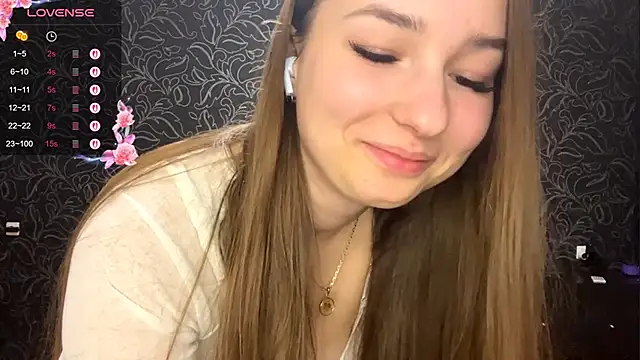 Snapshot of GemmaGunter chatting on 12-04-25, 08:06 GemmaGunter online show from 12-04-25, 08:06