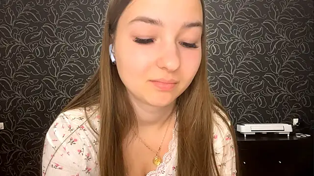 Snapshot of GemmaGunter chatting on 12-22-25, 03:09 GemmaGunter online show from 12-22-25, 03:09