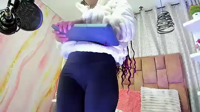 alix noa online show from 10-31-25, 05:03