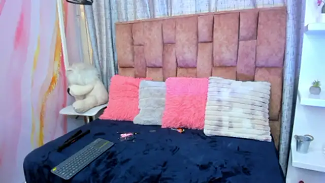 alix noa online show from 11-27-25, 07:27