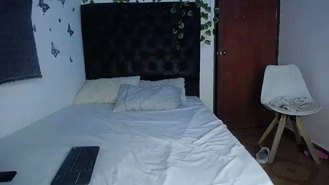 isabel 09 online show from 03-07-26, 03:47