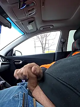 Snapshot of matatan0323 chatting on 01-08-26, 04:42 matatan0323 online show from 01-08-26, 04:42