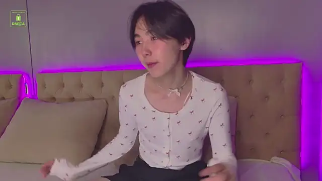 HeejinWang online show from 10-15-25, 08:20