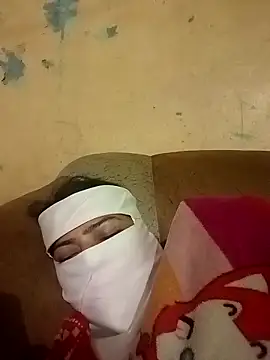 Snapshot of Love-890 chatting on 10-15-25, 11:05 Love-890 online show from 10-15-25, 11:05