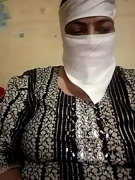 Snapshot of Love-890 chatting on 10-17-25, 02:19 Love-890 online show from 10-17-25, 02:19