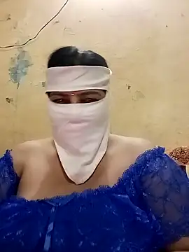 Snapshot of Love-890 chatting on 10-20-25, 03:34 Love-890 online show from 10-20-25, 03:34