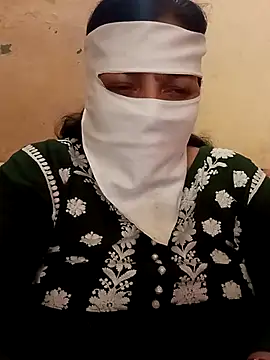 Snapshot of Love-890 chatting on 10-30-25, 04:14 Love-890 online show from 10-30-25, 04:14