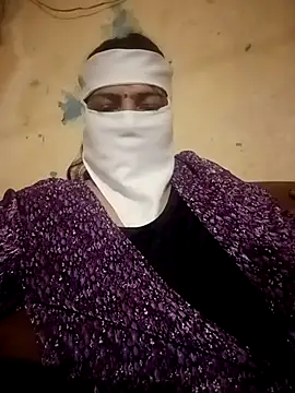 Snapshot of Love-890 chatting on 10-31-25, 05:47 Love-890 online show from 10-31-25, 05:47