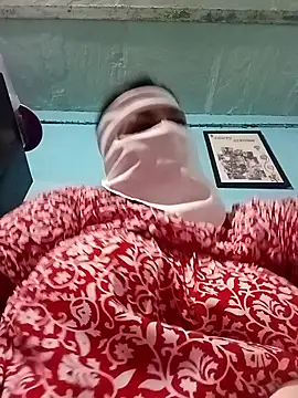 Snapshot of Love-890 chatting on 11-08-25, 06:57 Love-890 online show from 11-08-25, 06:57