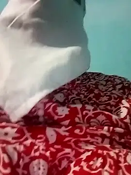 Snapshot of Love-890 chatting on 11-19-25, 08:31 Love-890 online show from 11-19-25, 08:31