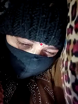 Snapshot of Love-890 chatting on 12-01-25, 03:17 Love-890 online show from 12-01-25, 03:17