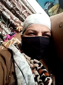 Snapshot of Love-890 chatting on 12-16-25, 04:06 Love-890 online show from 12-16-25, 04:06