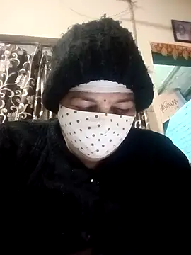 Snapshot of Love-890 chatting on 12-17-25, 12:00 Love-890 online show from 12-17-25, 12:00