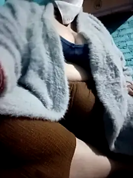 Snapshot of Love-890 chatting on 12-20-25, 06:31 Love-890 online show from 12-20-25, 06:31