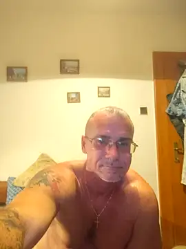 Snapshot of chcem1975 chatting on 09-22-25, 08:00 chcem1975 online show from 09-22-25, 08:00