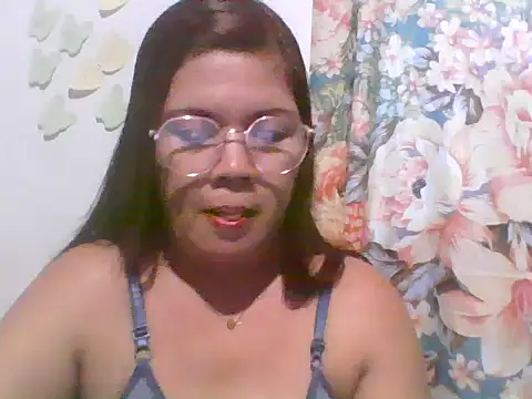 Snapshot of asian_bhebs1 chatting on 11-19-25, 09:09 asian bhebs1 online show from 11-19-25, 09:09