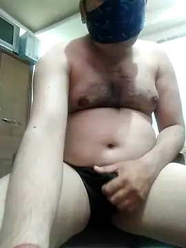 Snapshot of Love40777 chatting on 09-30-25, 09:42 Love40777 online show from 09-30-25, 09:42