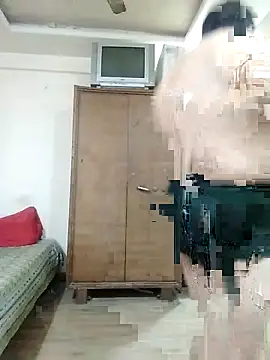 Snapshot of Love40777 chatting on 10-17-25, 06:21 Love40777 online show from 10-17-25, 06:21