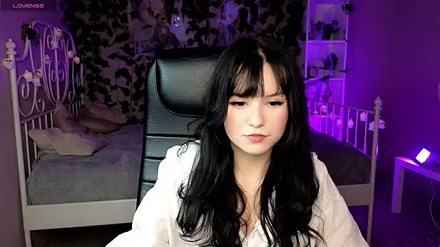 Snapshot of Aurora_Gilbert chatting on 10-25-25, 10:45 Aurora Gilbert online show from 10-25-25, 10:45