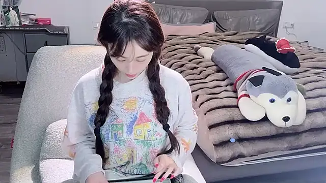 Snapshot of naiyaomeimei chatting on 11-04-25, 12:43 naiyaomeimei online show from 11-04-25, 12:43