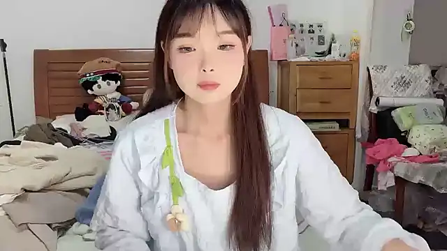 Snapshot of Akong11 chatting on 09-24-25, 05:27 Akong11 online show from 09-24-25, 05:27