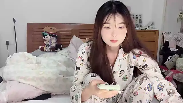 Snapshot of Akong11 chatting on 10-04-25, 06:39 Akong11 online show from 10-04-25, 06:39