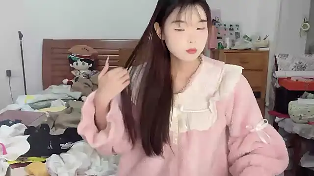 Snapshot of Akong11 chatting on 10-25-25, 06:02 Akong11 online show from 10-25-25, 06:02