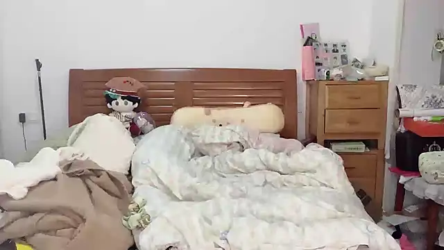 Snapshot of Akong11 chatting on 10-27-25, 10:58 Akong11 online show from 10-27-25, 10:58