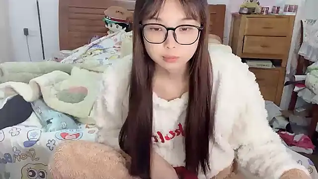 Snapshot of Akong11 chatting on 11-06-25, 11:26 Akong11 online show from 11-06-25, 11:26